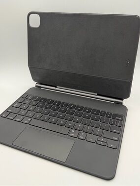 Apple Magic Keyboard for iPad Air 11”